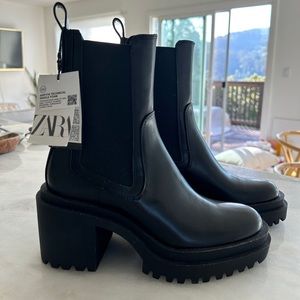 Zara - Lug Bootie Black Leather